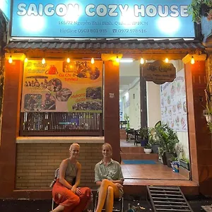 Saigon Cozy House & Coffee Hostel